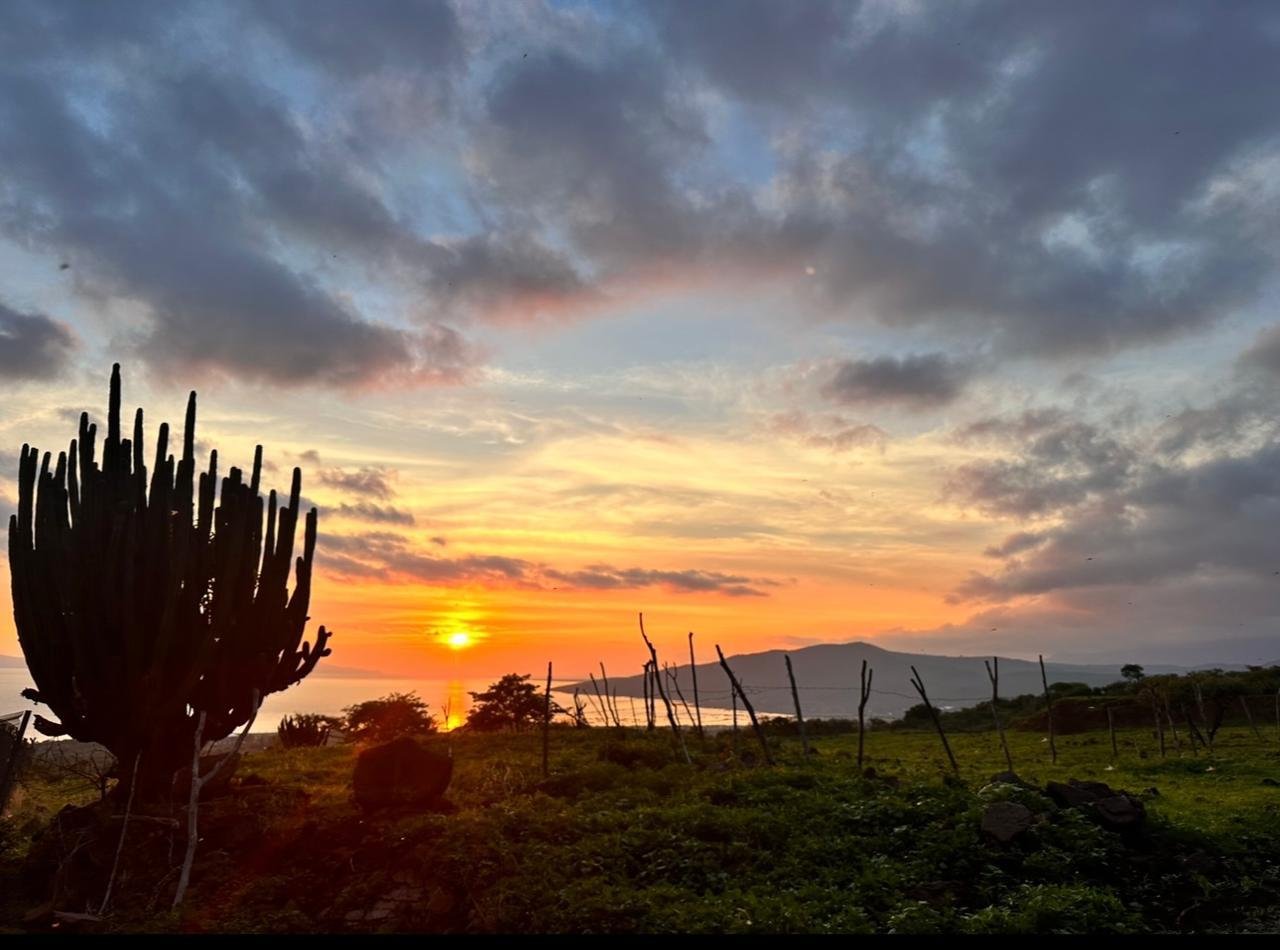 Atardecer sobre el Lago de Chapala